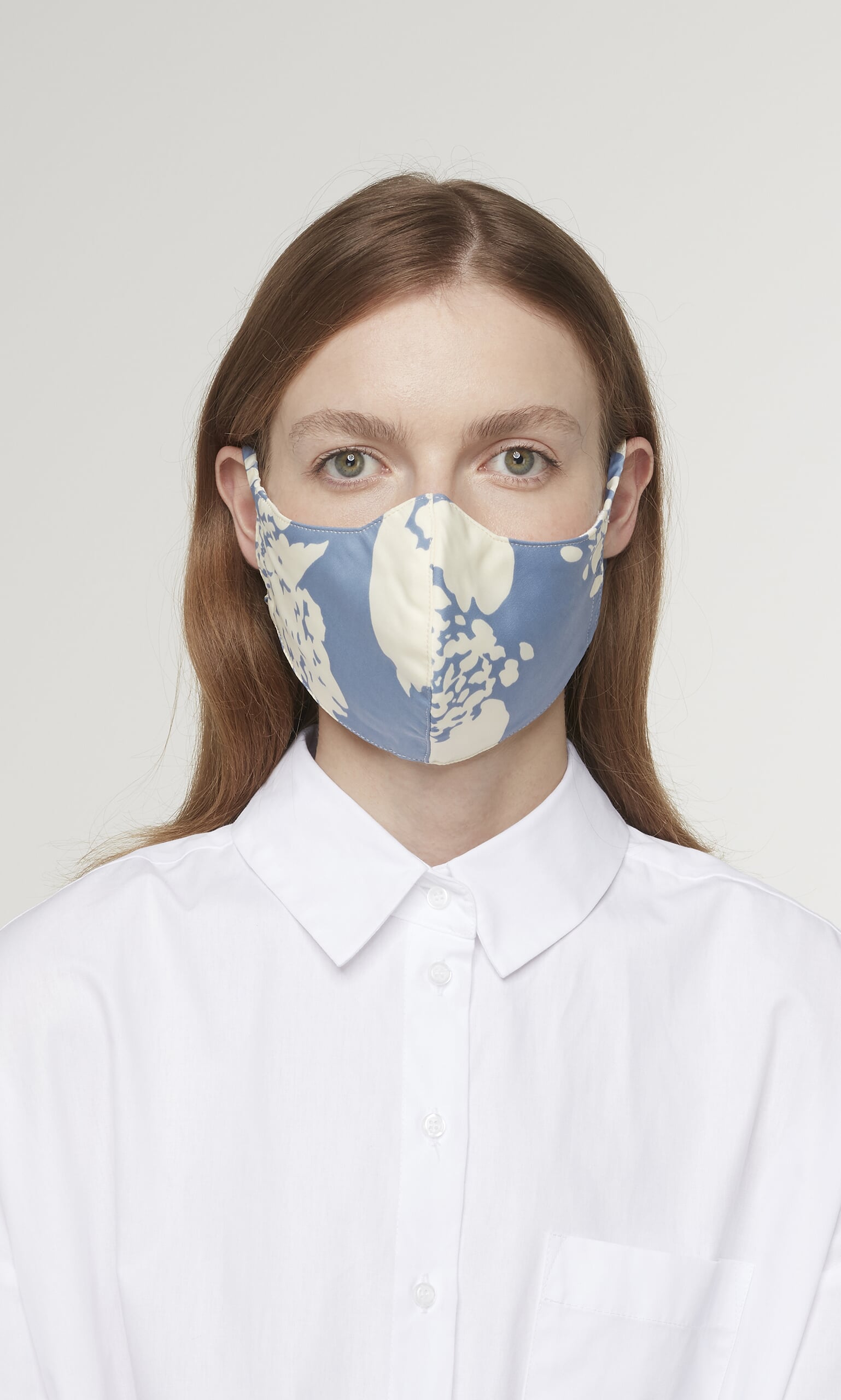 Blue hydrangea mask & pouch