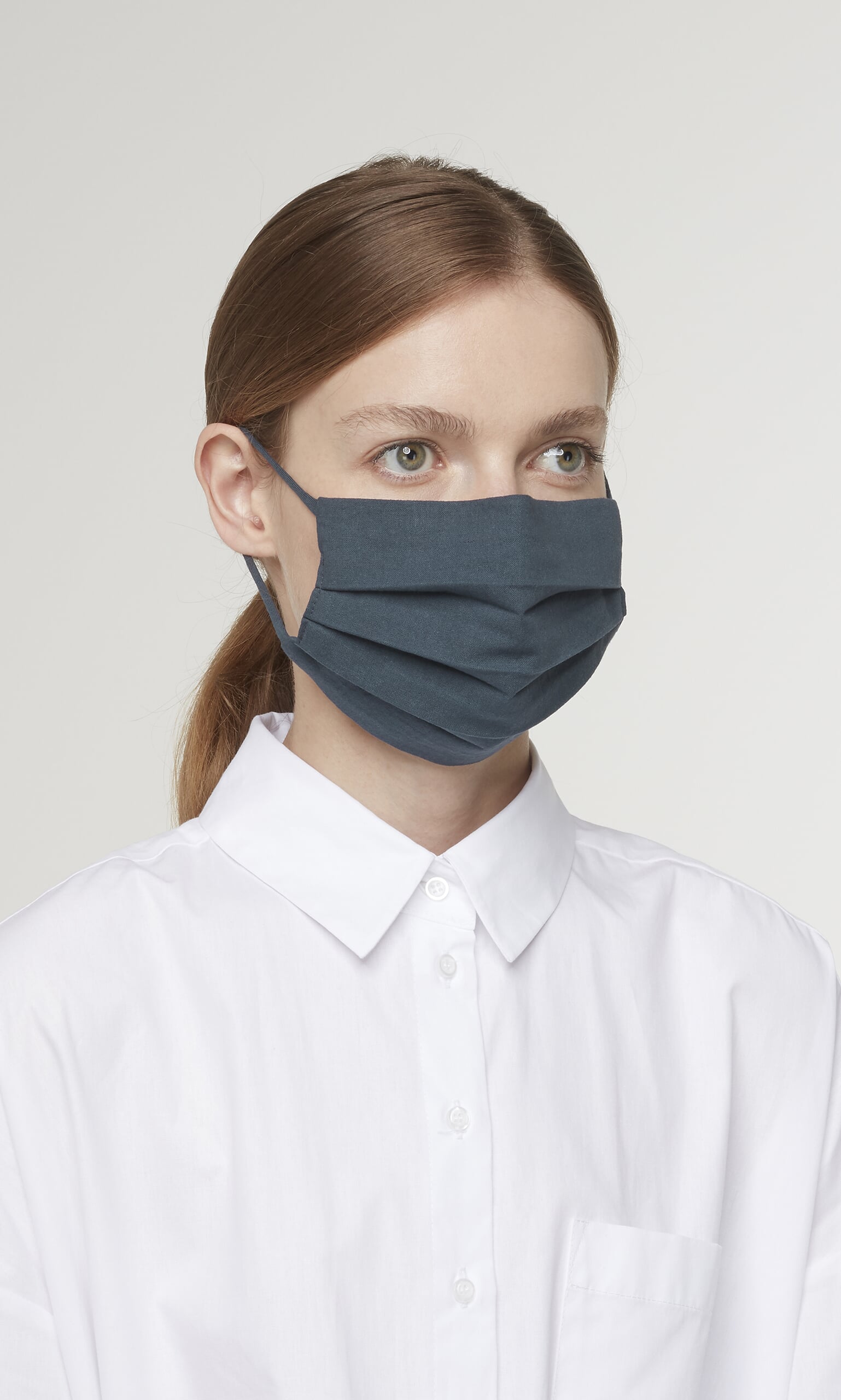 Pleated face mask & pouch - indigo