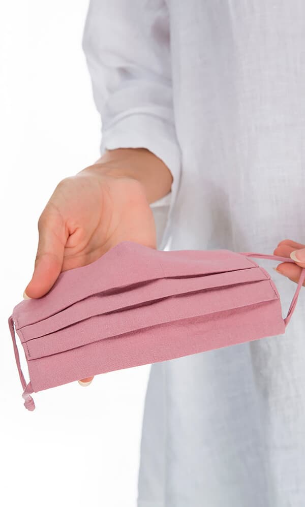 Pleated face mask & pouch - rose