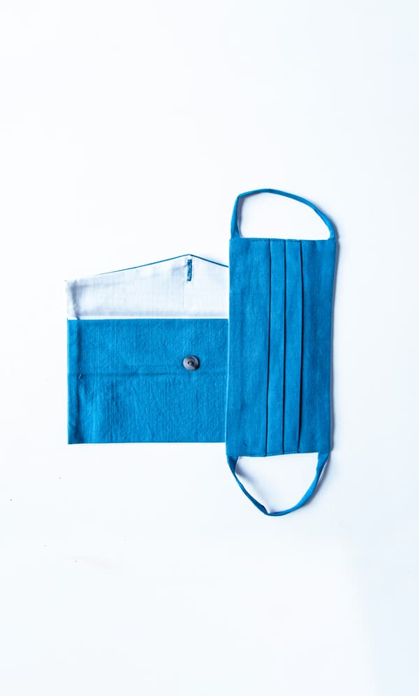 Pleated face mask & pouch - finnish blue