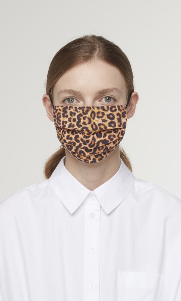 Pleated face mask & pouch - leopard print