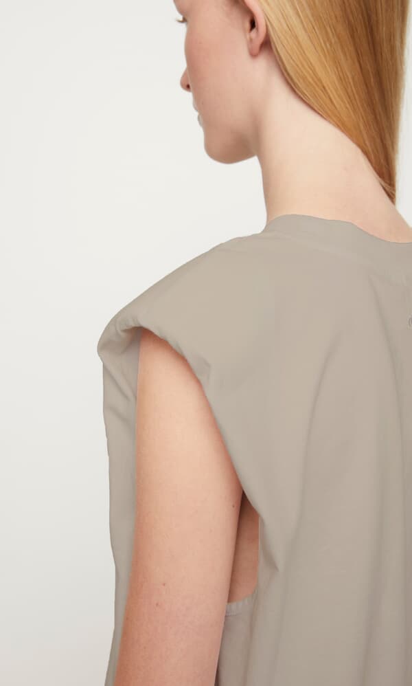 Sleeveless tee