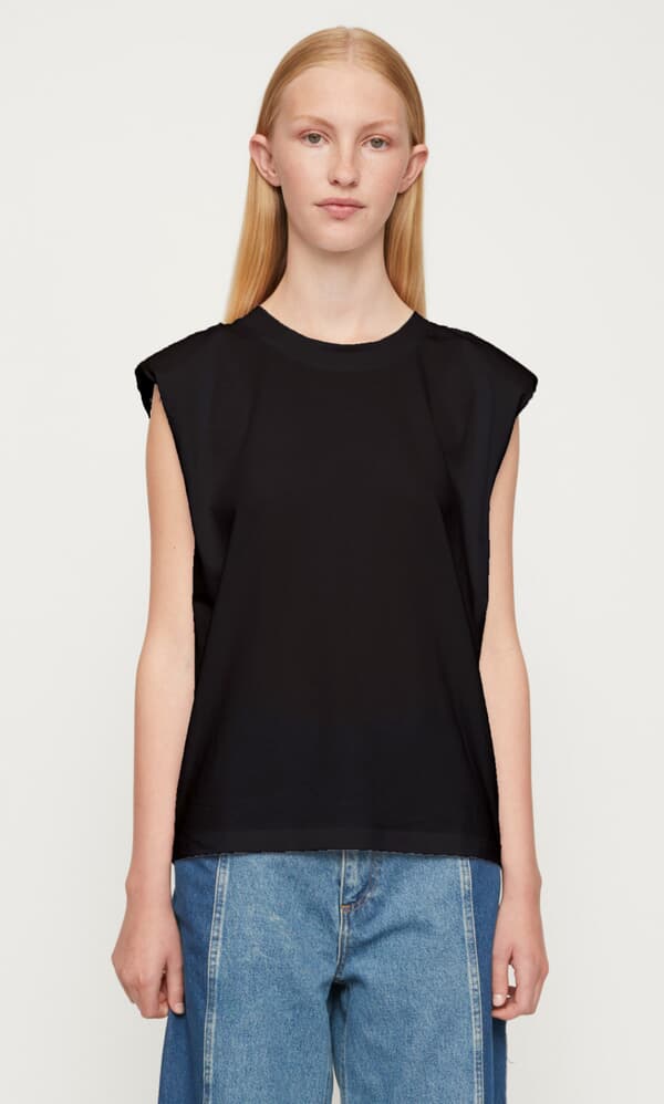 Black sleeveless tee