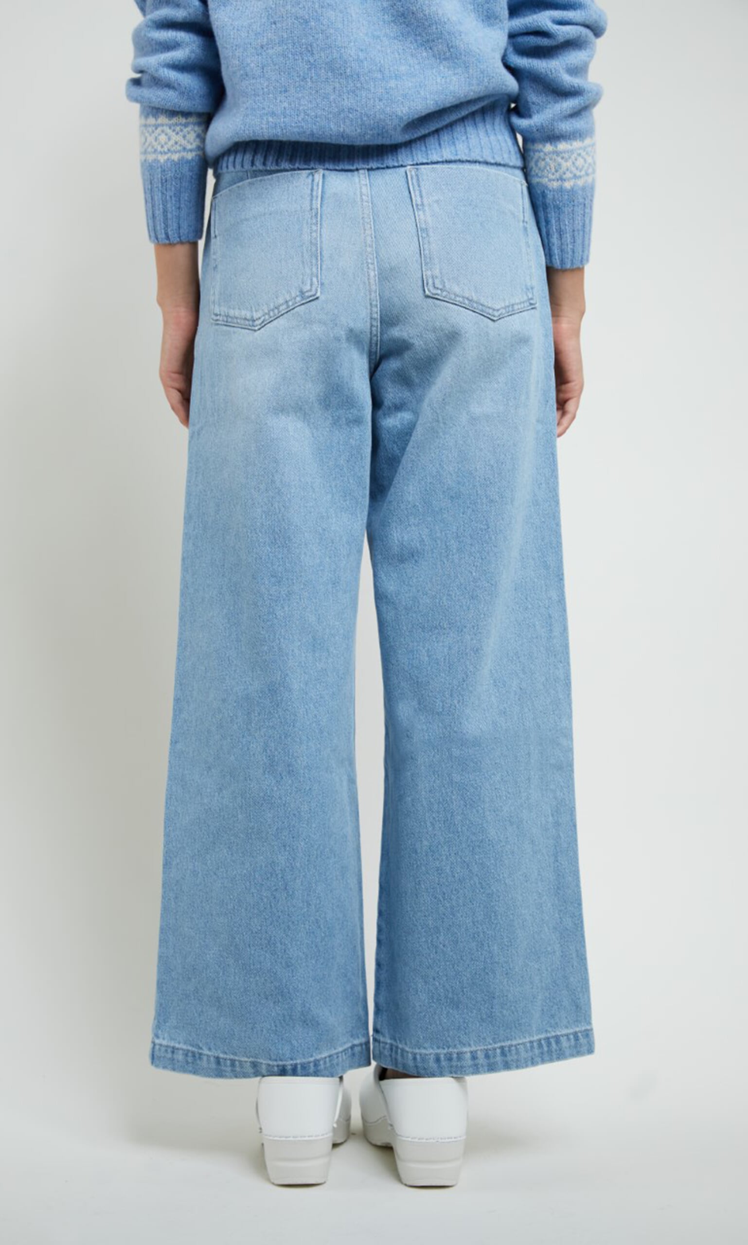 Wide leg jeans - Plümo Ltd