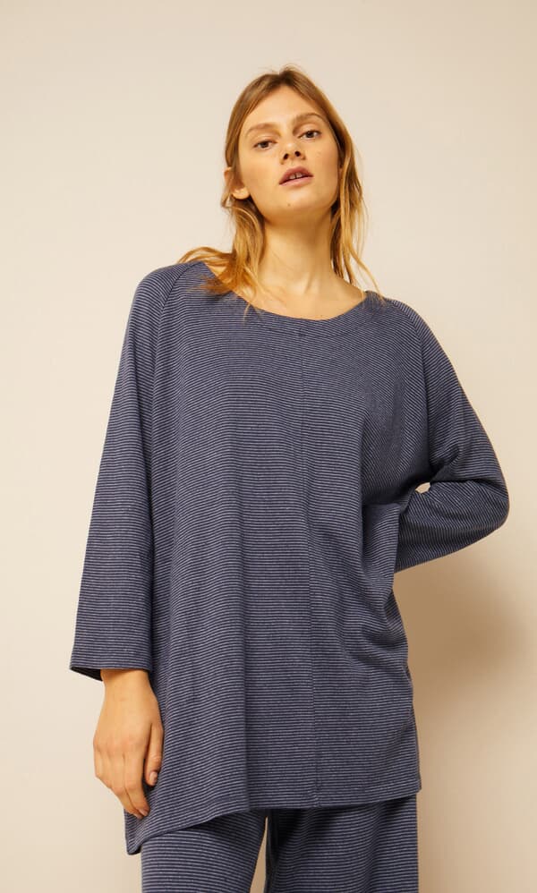 Point blue top