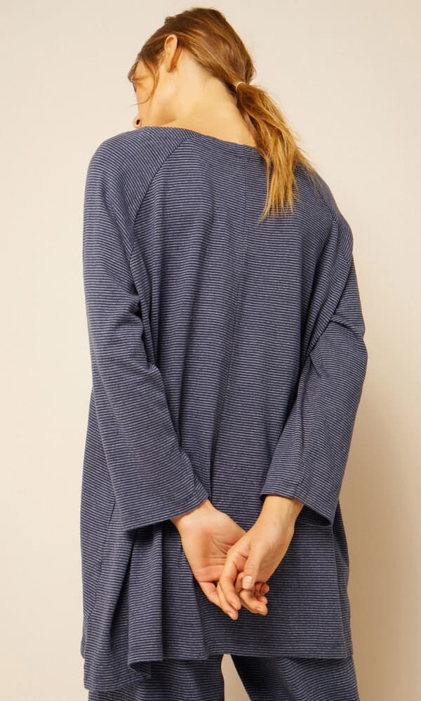 Point blue top