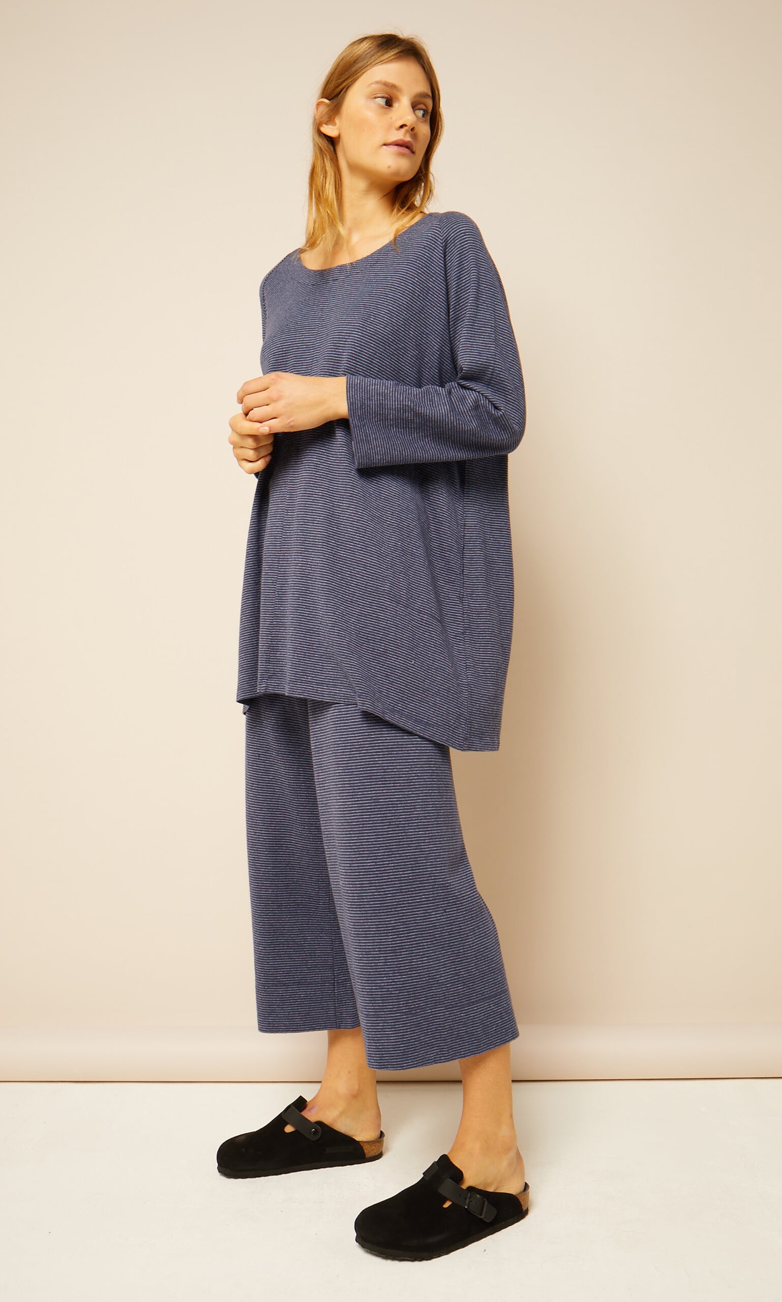 Point blue loungers