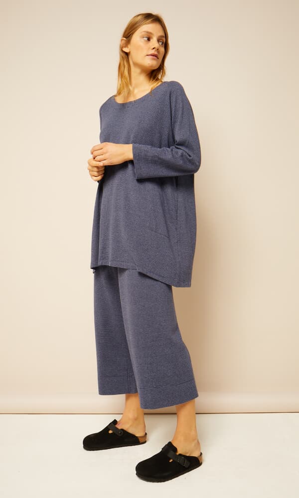 Point blue loungers
